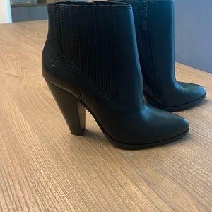 Black Frye stacked heel ankle boots size 7